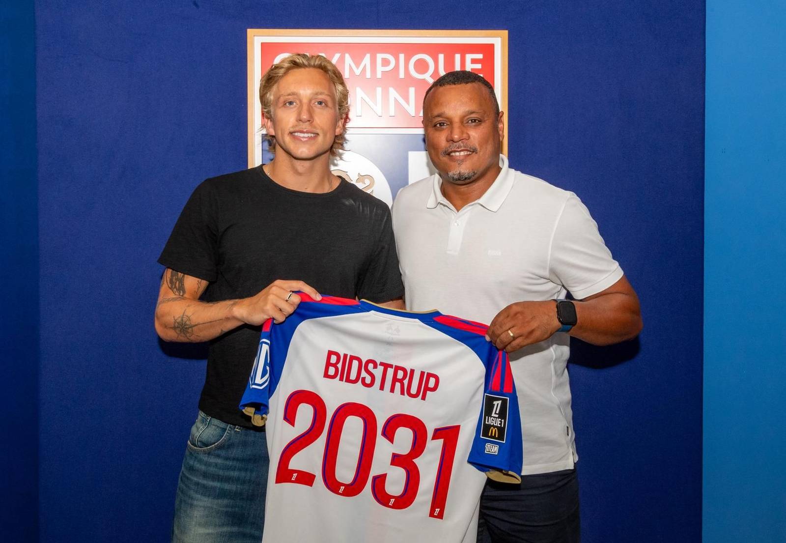 Mads Bidstrup presents his 2031 jersey